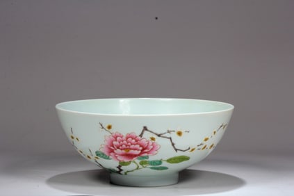 A FAMILLE ROSE 'FLORAL'BOWL