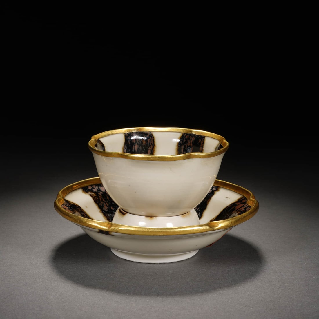 Ding Ware Cup and Cup Stand: Ding Ware Cup and Cup Stand 12x7cm,