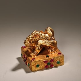 Gilt Bronze Inlaid Gem Stone Carved Dragon Stone Seal