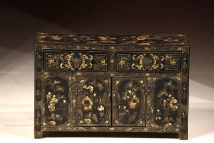 Lacquerware Gold Drawing Pine Tree and Character Pattern Table