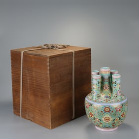 Turquoise Green Glazed Famille Rose Flower Pattern Five Hole Porcelain Pot