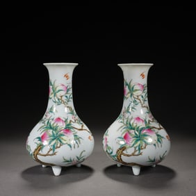 Pair of Famille Rose Peach Pattern Porcelain Vase