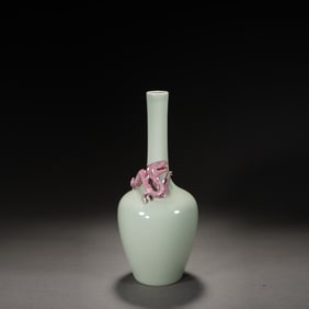 Bean Green Glazed Dragon Ear Porcelain Vase