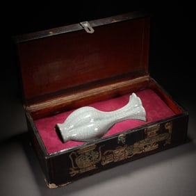 Ge Ware Porcelain Vase