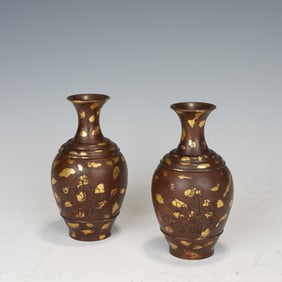 Pair of Bronze Sprinkling Gold Carved Lotus Flower Pattern Vase