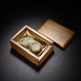 Jade Carved Beast Shape Paper Weight