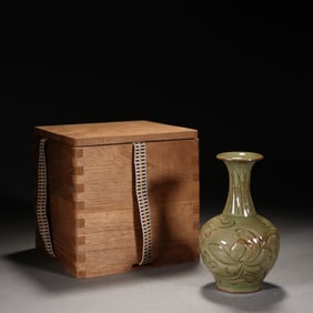 Longquan Ware Carved Flower Pattern Porcelain Vase