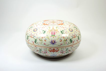 A FAMILLE ROSE 'FLORAL'BOX AND COVER