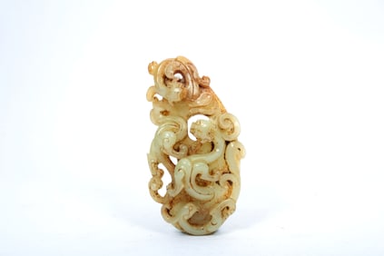 A JADE DOUBLE DRAGON PENDANT