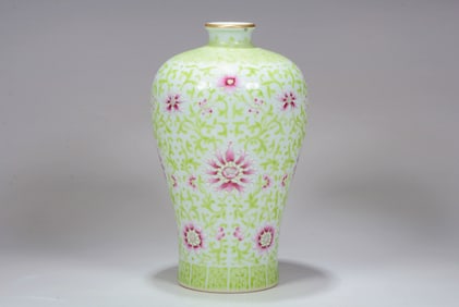 A FAMILLE ROSE GREEN BASED 'FLORAL' VASE,MEI