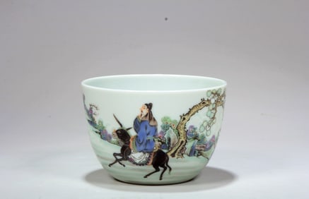 A FAMILLE ROSE 'FOGURAL' CUP