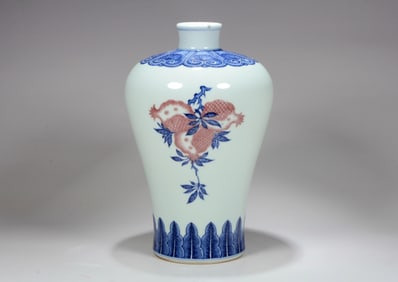 A BLUE AND WHITE RED GLAZED VASE,MEI
