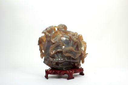 AN AGATE TOAD