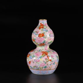 A FAMILLE ROSE GOURD VASE