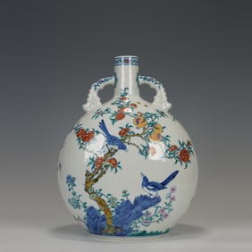 Wucai Flower and Bird Pattern Porcelain Moon Shaped Vase
