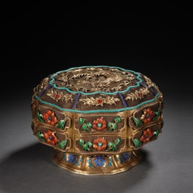 Gilt Silver Inlaid Gem Stone Carved Flower and Phoenix Pattern Lid Box