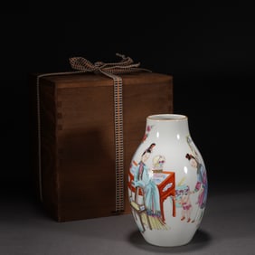 Famille Rose Beauty Story Pattern Porcelain Vase