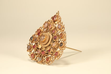 Gilt Silver Inlaid Gem Stone Carved Flower Pattern Hairpin