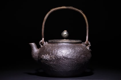 Iron Carved Flower Pattern Teapot