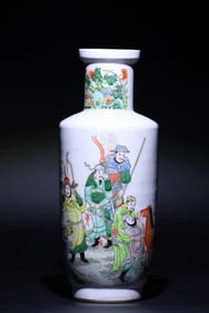 Wucai Flower Pattern Porcelain Vase