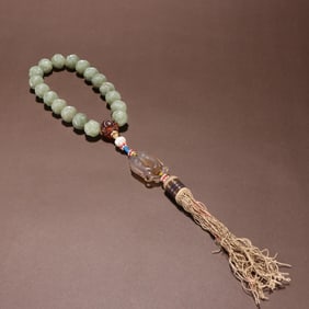 Jade Carved Flower Shape Eighteen Praying Bead Bracelet