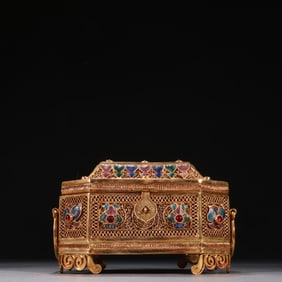 Gilt Silver Inlaid Gem Stone Carved Flower Pattern Lid Box