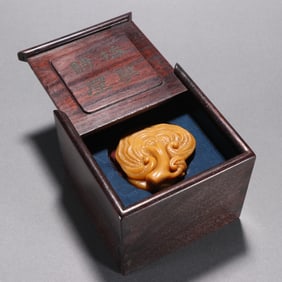 Shoushan Tianhuang Carved Reishi Mushroom Shape Ornament