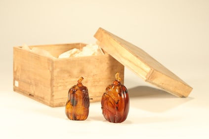 Pair of Chrysophoron Carved Pumpkin Pattern Snuff Bottle