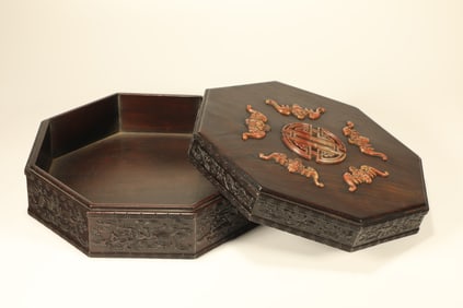 Red Sandalwood Inlaid Shoushan Carved Bat and Shou Pattern Lid Box