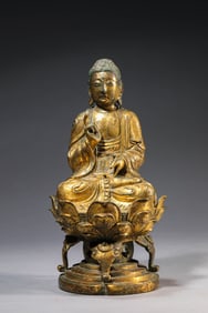 A Gilt-Bronze Sakyamini Statue