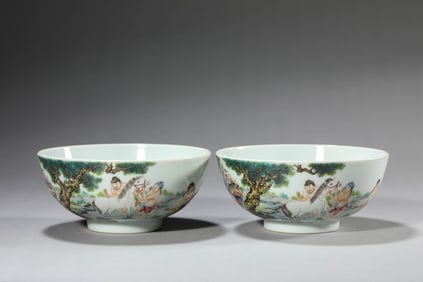 A Pair of Porcelain Fmaille-Rose Story Poem Bowls