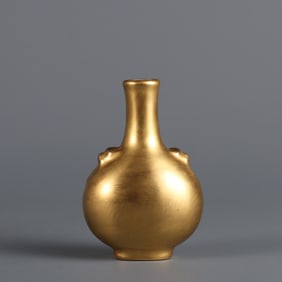 Gold Drawing Porcelain Snuff Bottle