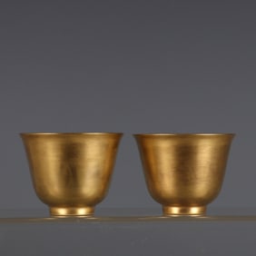 Pair of Gold Drawing Porcelain Cup