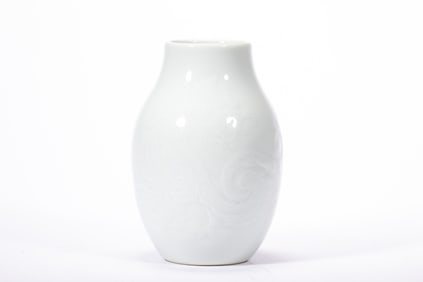 White Glazed Carved Dragon Pattern Porcelain Vase