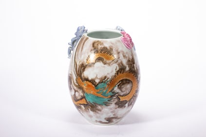 Famille Rose Dragon Pattern Porcelain Pot
