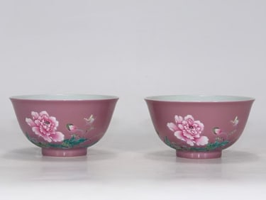 Pair of Enamel Drawing Flower with Butterfly Pattern Porcelain Bowl