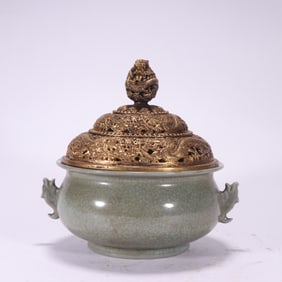 Ru Ware Porcelain Double Ears Incense Burner and Gilt Bronze Carved Dragon Pattern Lid