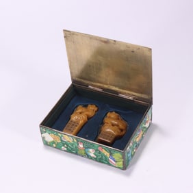 Pair of Shoushan Tianhuang Carved Beast Stone Seal