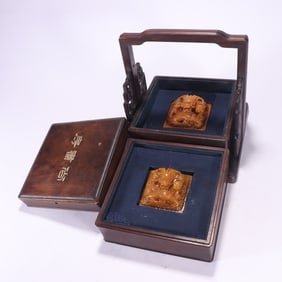 Pair of Shoushan Tianhuang Carved Dragon Stone Seal