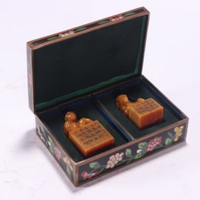 Pair of Shoushan Tianhuang Carved Beast Stone Seal