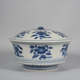 Blue and White Flower Pattern Porcelain Lid Pot