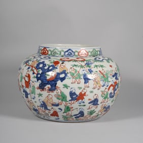 Wucai Playing Children Pattern Porcelain Pot