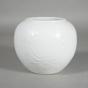White Glazed Carved Flower Pattern Porcelain Washer