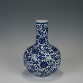 Blue and White Flower Branch Pattern Porcelain Tianqiu Vase