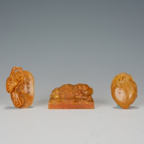 Group of Three Shoushan Tianhuang Carved Dragon Stone Seal and Buddha Hand Fruit & Peach Shape