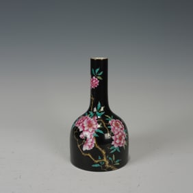Famille Rose Flower Pattern Porcelain Vase