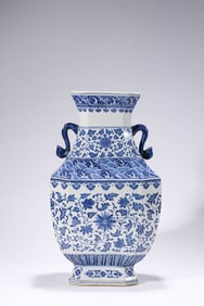 A Porcelain Blue and White Seawave Vase