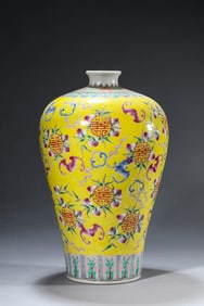 A Porcelain Yellow-Ground Fmaille-Rose Meiping Vase