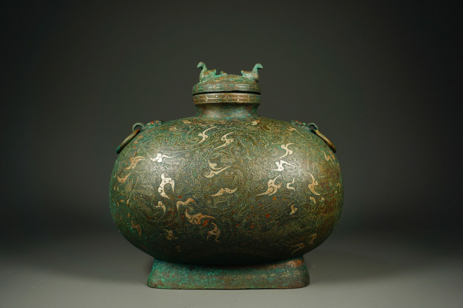 Chinese Bronze Gold and Silver Inlaid Carved Dragon Pattern Lid Pot: Chinese Bronze Gold and Silver Inlaid Carved Dragon Pattern Lid Pot (20 x 20cm)