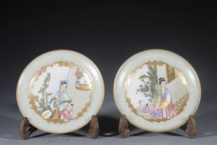 Pair of Enamel Drawing Character Story Pattern Porcelain Plate